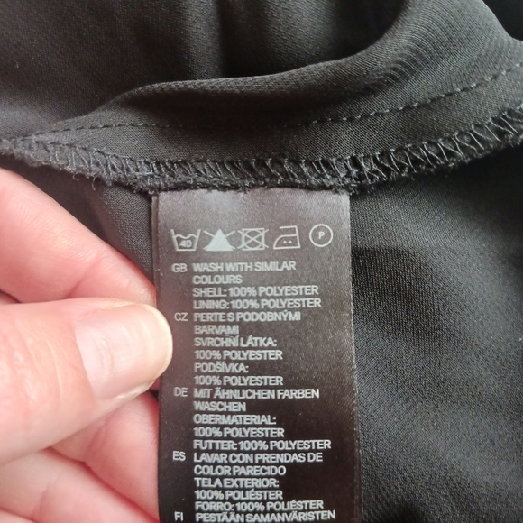 H&M Black dress, Size 6 - Picture 9 of 9